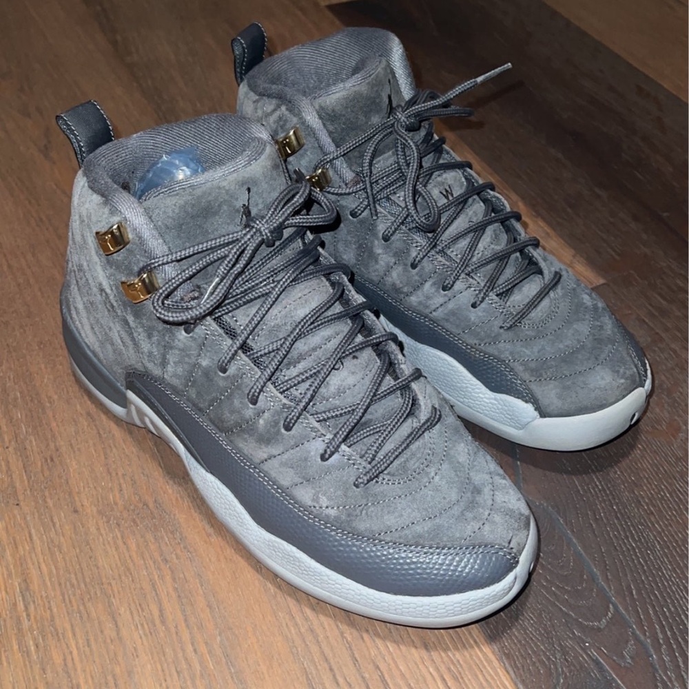 Air Jordan Retro 12 - Size 6.5 Gradeschool